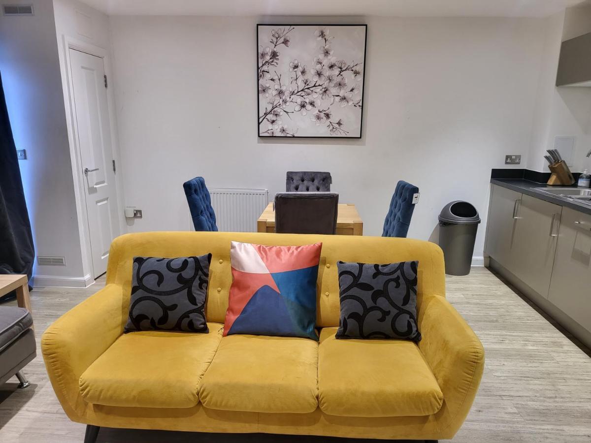 Garland Apartment, Greenhithe 3 Дартфорд Экстерьер фото