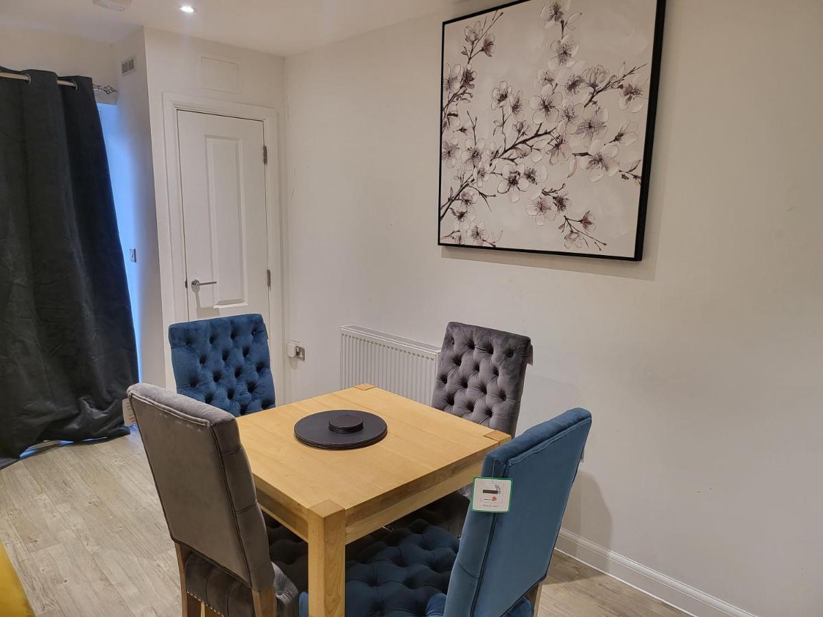 Garland Apartment, Greenhithe 3 Дартфорд Экстерьер фото